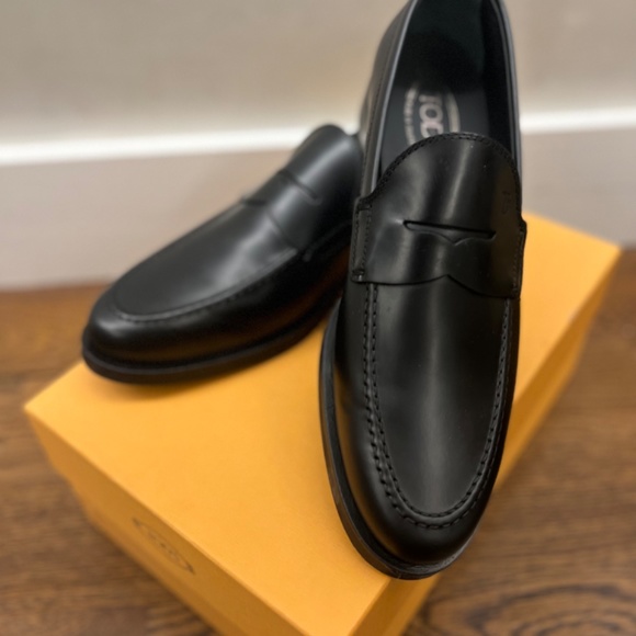 Designer Tod’s mocassino black men’s penny  loafers main image 4